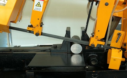 新干数控带锯床自动送料精度会出现偏差吗? 新干数控带锯床自动送料精度会出现偏差吗?